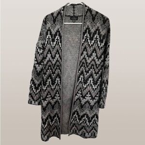 Lucky Brand Boho Women's Black and Gray Patterned Sweater Size M